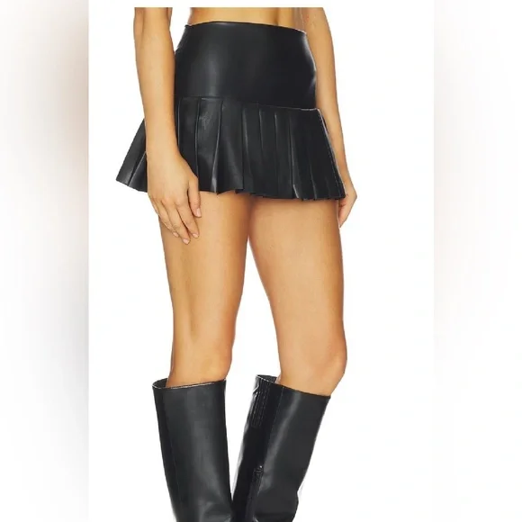 NORMA KAMALI Black Faux Leather Pleated Mini Skirt. Size XS WORN ONCE - Picture 11 of 14